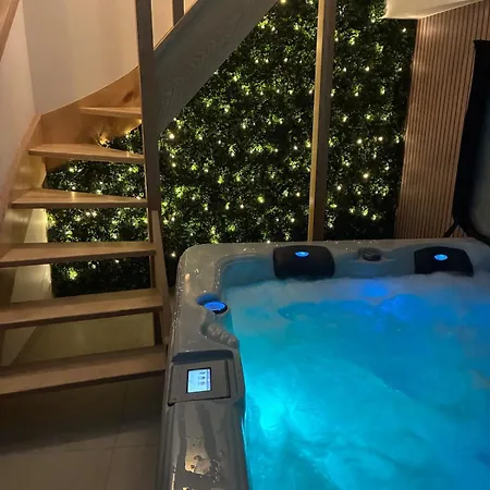 Duplex With Jacuzzi - Grand Place Appartement *