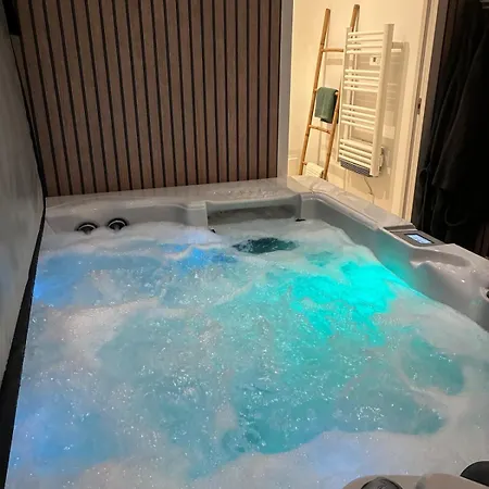 Duplex With Jacuzzi - Grand Place Arras
